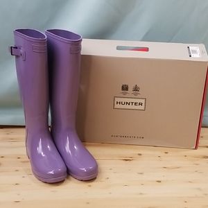 New in Box: Hunter:: violet color boots, size7